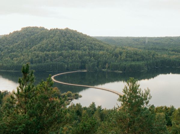 Vízen lebegő kerékpárút