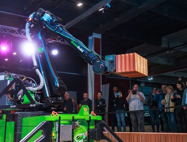 Bemutatkozott a falazó robot Bemutatkozott a falazó robot