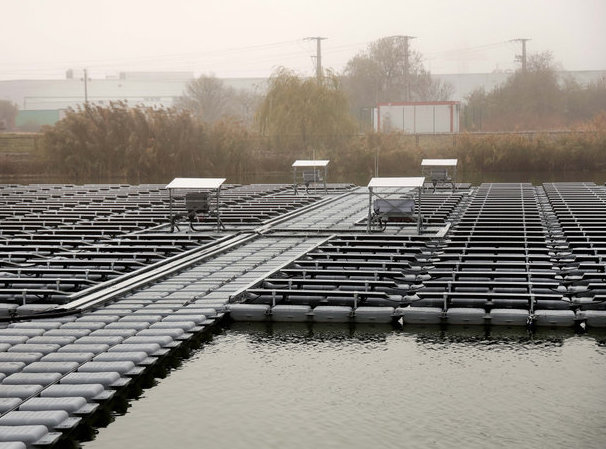 Úszó naperőmű Szegeden Úszó naperőmű Szegeden