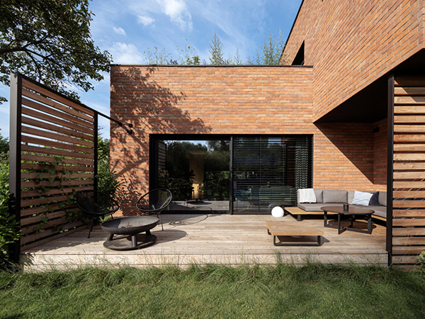 Fény, tér, biztonság – mit ad hozzá egy alumínium ablak az otthonodhoz?