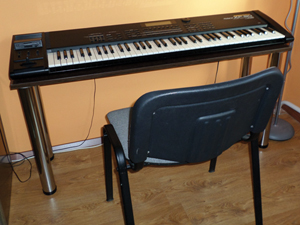 Fémlábú asztal kész elemekből