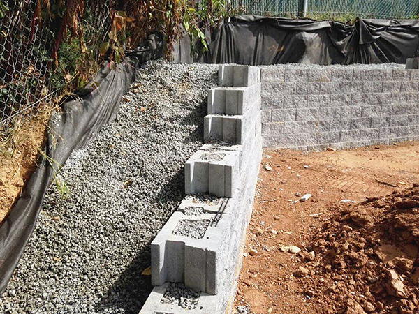 Támfal kész betonelemekből