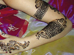 Testfestés Hennával